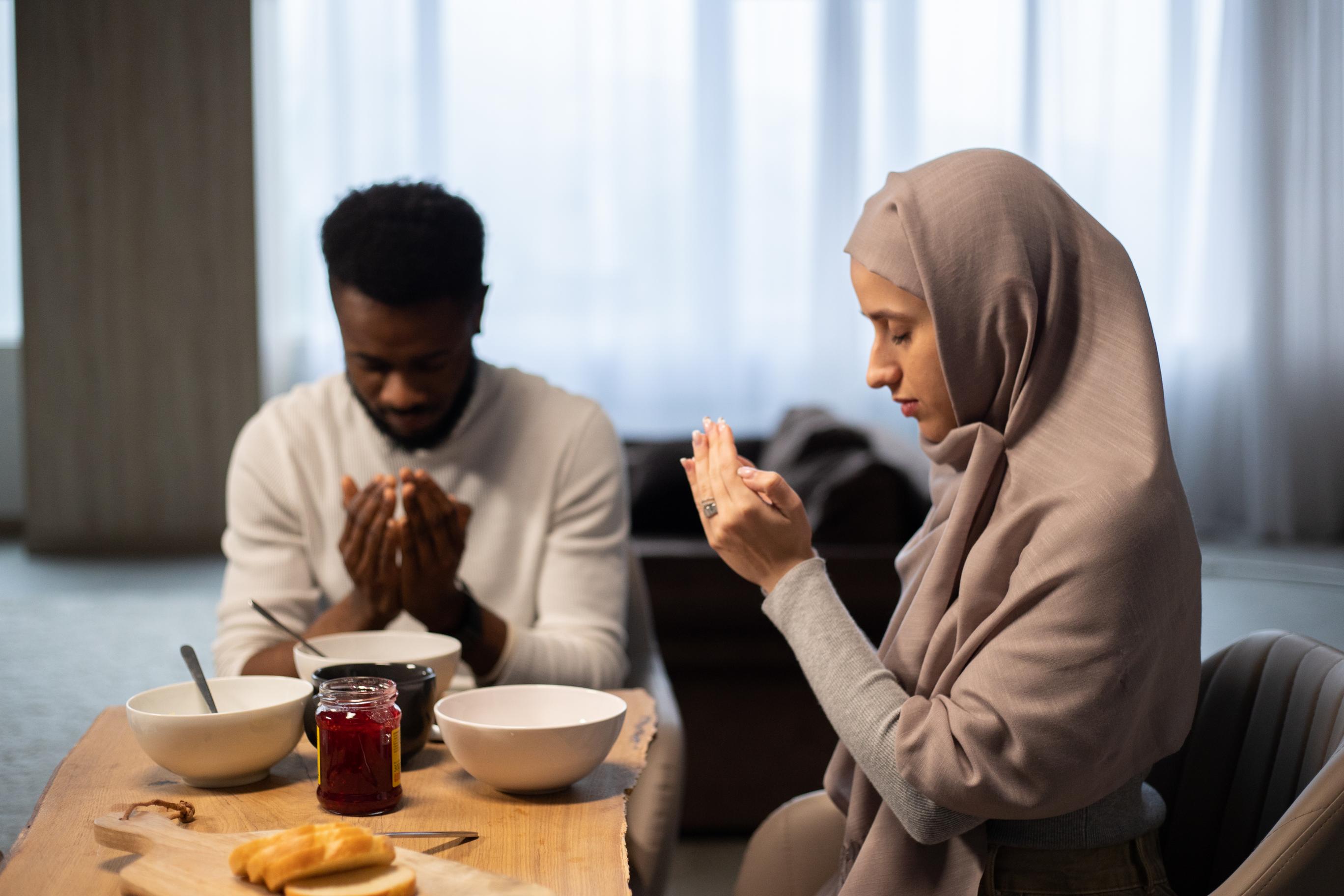 Dieta muzułmańska: znaczenie jedzenia w kulturze i religii islamskiej